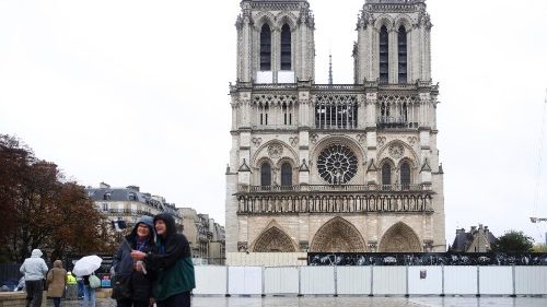 Frankreich: Neue St&uuml;hle f&uuml;r Notre-Dame