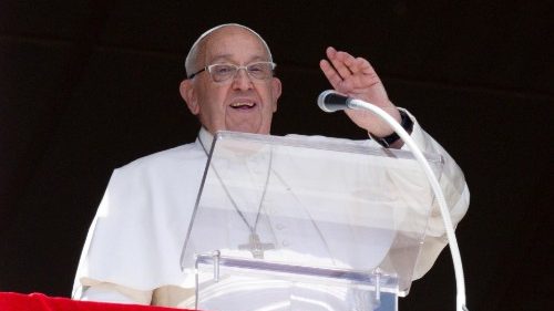 El Papa: La verdadera riqueza no son los bienes materiales sino ser amados por Dios 