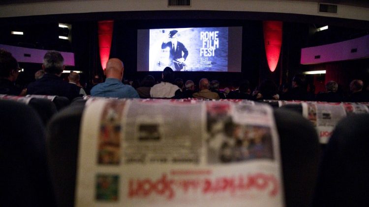 Bei der Vorführung eines Dokumentarfilms zur Geschichte der Sportzeitung im Oktober in Rom