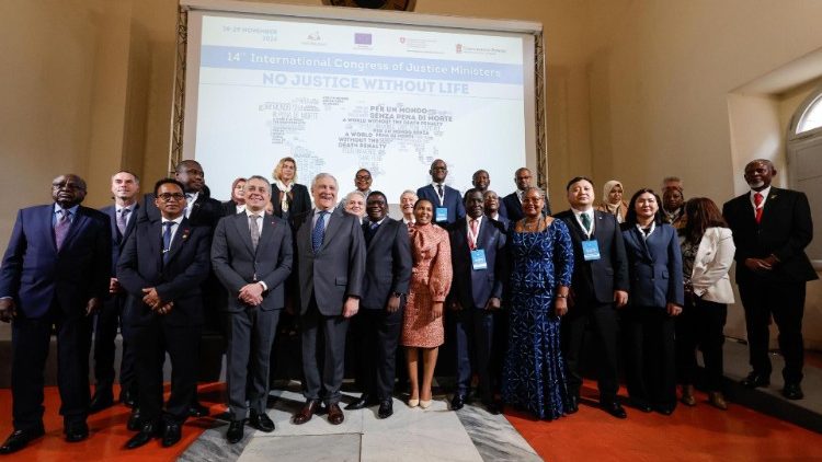  Les participants à la conférence organisée par la Communauté de Sant’Egidio sous le thème: «Il n'y a pas de justice sans vie».