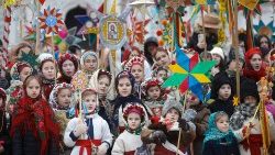 Ukrainian carol singers celebrate Christmas in downtown Kyiv