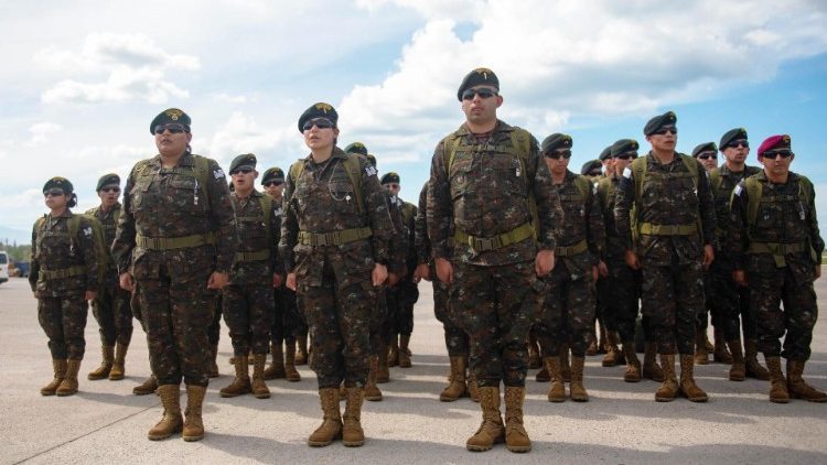 Soldaten aus Guatemala sollen in Haiti helfen, die Bandengewalt in den Griff zu bekommen 