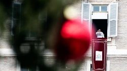 Il Papa, non dimentichiamo di pregare per la pace