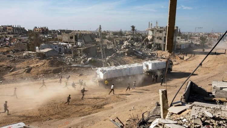 Livraison de camions d'aide humanitaire dans la bande de Gaza, le 21 janvier. 