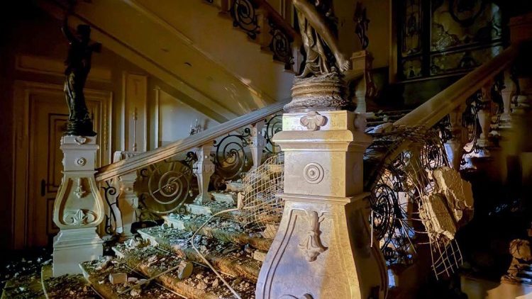 Uma foto de distribuição disponibilizada pela Administração Estatal Regional de Odesa mostra o local do bombardeio de foguetes em meio à invasão russa em andamento em Odesa, sul da Ucrânia, em 31 de janeiro de 2025. Várias pessoas ficaram feridas como resultado dos ataques de foguetes russos no centro histórico de Odesa, de acordo com o relatório do Serviço de Emergência do Estado. EPA/ODESA REGIONAL STATE ADMINISTRATION