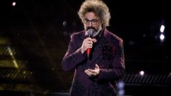 Katika Tamasha la 75 la Sanremo huyu ni Simone Cristicchi.