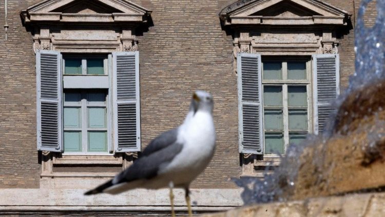 Noch kann Franziskus das Mittagsgebet am Petersplatz nicht sprechen; der Text dazu wird aber verbreitet - so auch diesen Sonntag