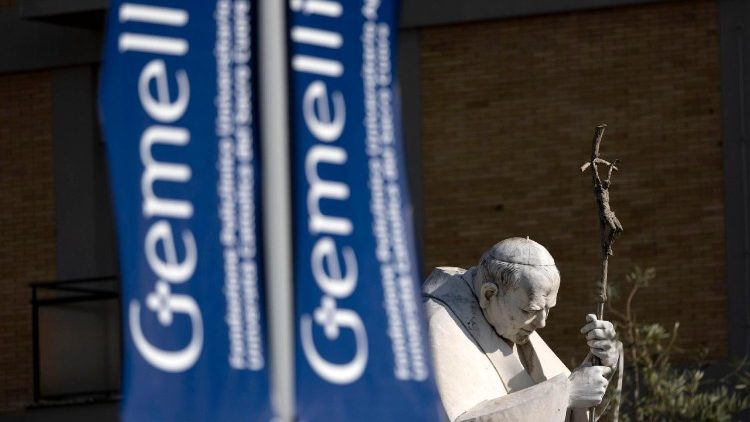 ll Papa, notte tranquilla per il Pontefice al Gemelli