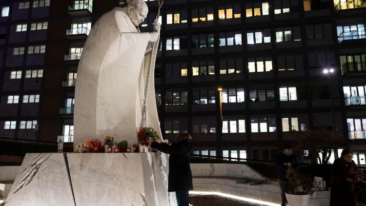 റോമിലെ ജെമെല്ലി പോളിക്ലിനിക് ആശുപത്രി