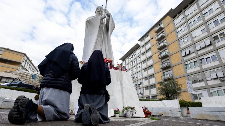 Gyógykezelés és imádság a Gemelli klinikán 