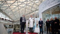 பத்திரிக்கையாளர் சந்திப்பின்போது  ஜெமெல்லி மருத்துவமனை மருத்துவர்கள்