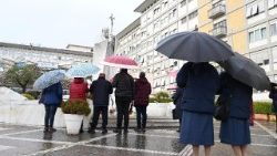 Papa anaendelea na matibabu katika Hospitali ya Gemelli