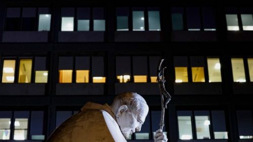 Le Pape au Gemelli: crise isolée de bronchospasme, et ventilation mécanique non-invasive en réponse