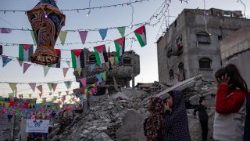 Khan Yunis településen a palesztinok készülnek a Ramadan bőjti időszakra