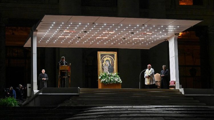 Rosario a S.Pietro per il Papa, stasera con card. Krajewski