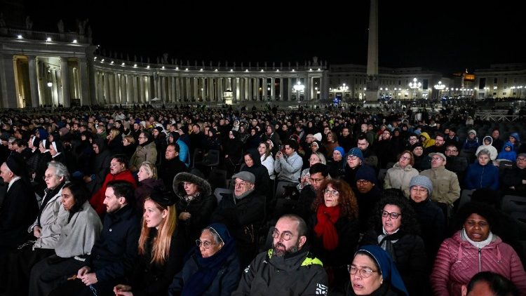 Малітвы за Папу на Плошчы Святога Пятра