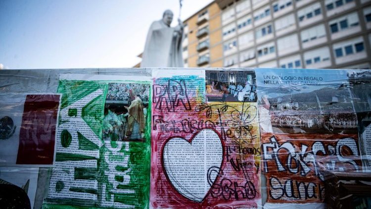 Университетската болница "Агостино Джемели"