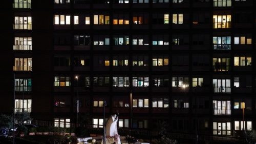 教皇、安定した容体、祈りと休息と仕事の一日