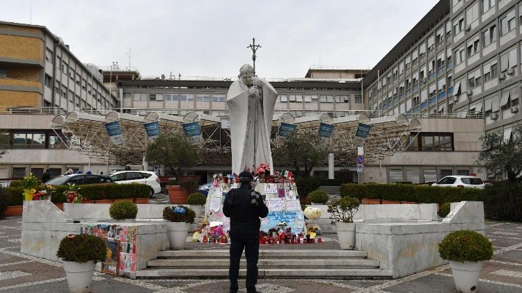 Университетската болница "Джемели"
