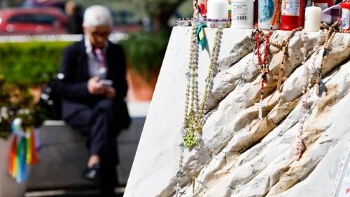 教皇、安定した状態、呼吸において改善