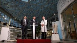 Pope Francis' doctors and Press Office Director brief journalists at the Gemelli Hospital