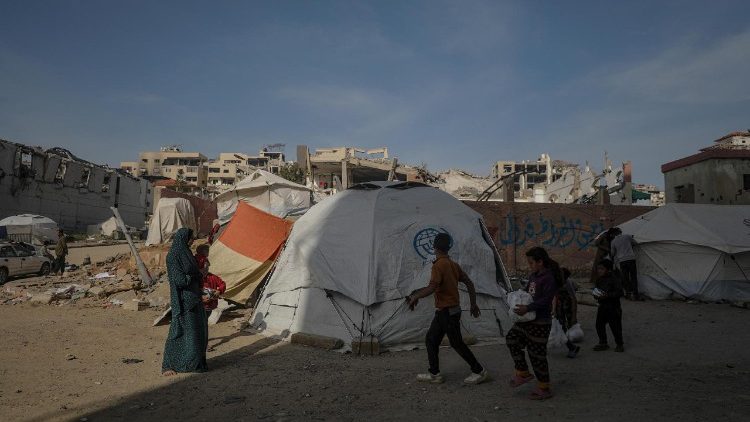 Những túp lều của người dân Gaza di tản 