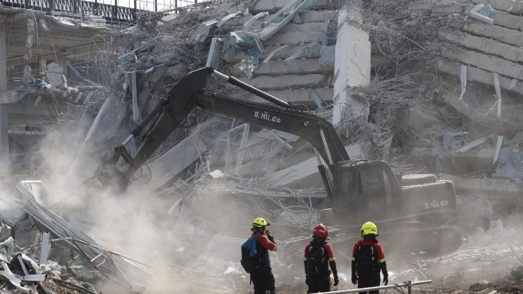 நில அதிர்ச்சியால் பாதிக்கப்பட்ட மியான்மார் பகுதி 