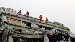 Rescue operations continue in Myanmar following powerful earthquake