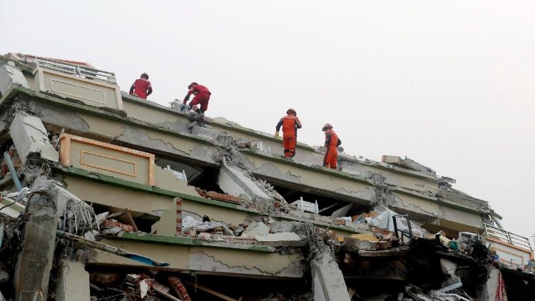 Rescue operations continue in Myanmar following powerful earthquake