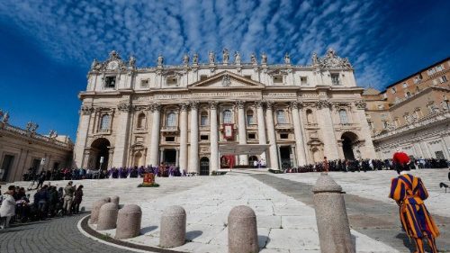 Angelus: Påven efterlyser sjukvårdssystem som prioriterar de fattigaste