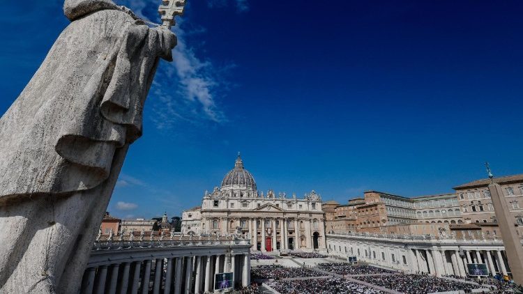 Skats uz Svētā Pētera laukumu un baziliku