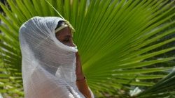 Äthiopische Christin bei einer Palmsonntags-Prozession