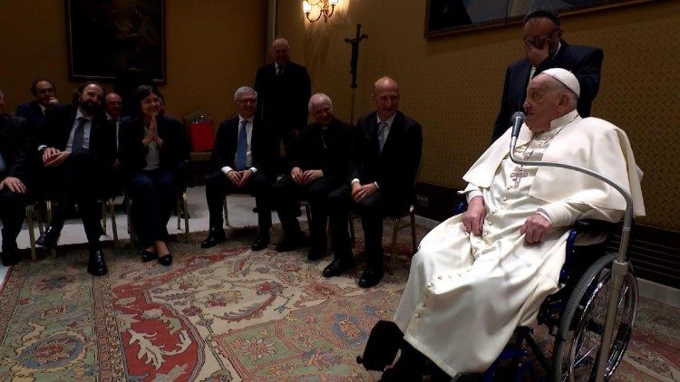 Il Papa incontra dirigenti Gemelli e personale che lo ha curato