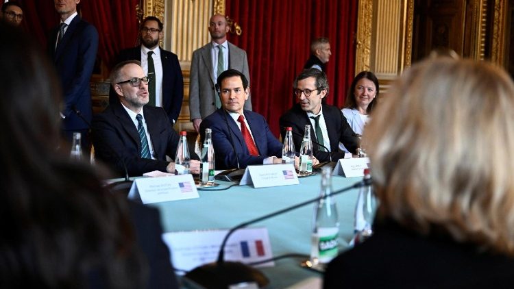 US envoys Rubio, Witkoff visit Paris