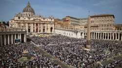 Holy Mass Easter Sunday and Urbi et Orbi Blessing in Vatican