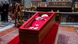 இறைபதமடைந்த திருத்தந்தை பிரான்சிஸ் 