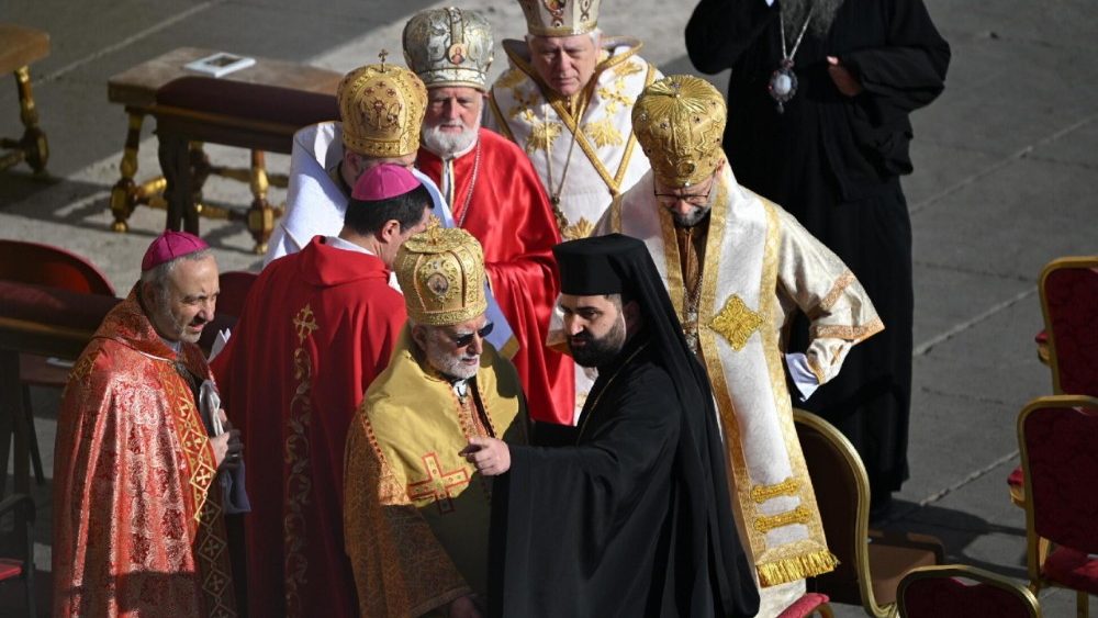 Líderes cristãos na Missa de corpo presente do Papa Francisco. EPA/DAREK DELMANOWICZ