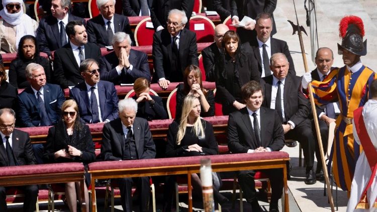 संत पापा के अंतिम संस्कार में उपस्थित राजनेता