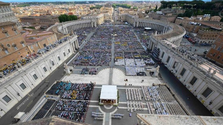 Ism&eacute;t megtelt a Szent P&eacute;ter t&eacute;r! 