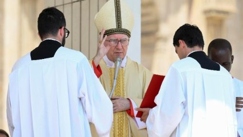 ካርዲናል ፓሮሊን በኖቬና መስዋዕተ ቅዳሴ ላይ ‘ምህረት ወደ እምነት ልብ ያስገባናል’ ማለታቸው ተገለጸ