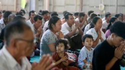 செபிக்கும் மியான்மார் மக்கள் 