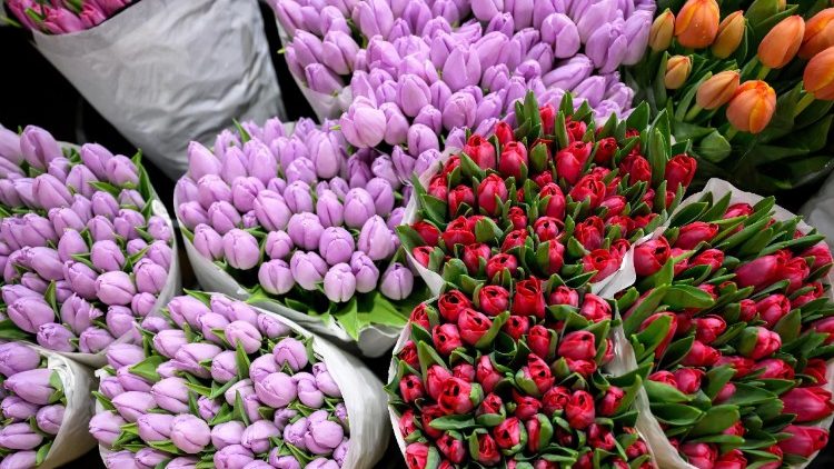 அன்னையர் தினத்திற்கான மலர்க் கொத்துக்கள்