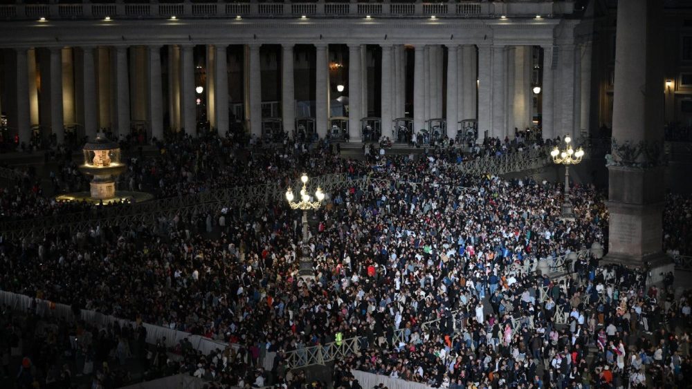 45 000 Menschen warteten aur dem Petersplatz (ANSA)