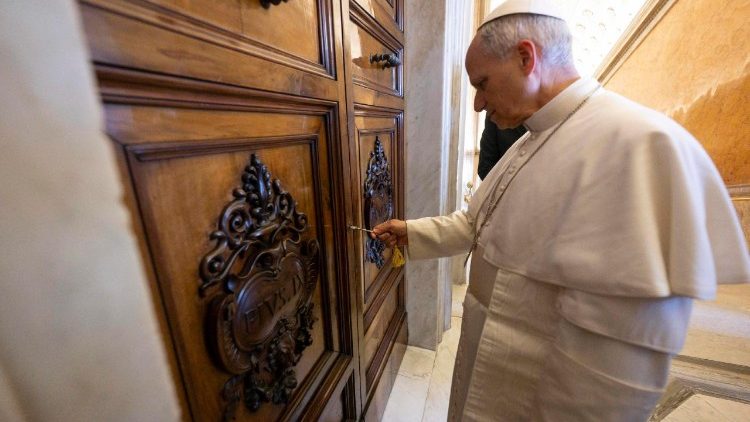 Pope Leo reopens Apostolic Palace apartment