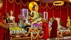 Oslavy svátku Vesak Bangalore 12. května 2025