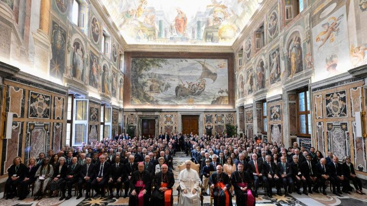 ലിയൊ പതിനാലാമൻ പാപ്പാ,“ചെന്തേസിമൂസ് ആന്നൂസ്” ഫൗണ്ടേഷൻറെ അംഗങ്ങളെ വത്തിക്കാനിൽ സ്വീകരിച്ചപ്പോൾ, 17/05/25