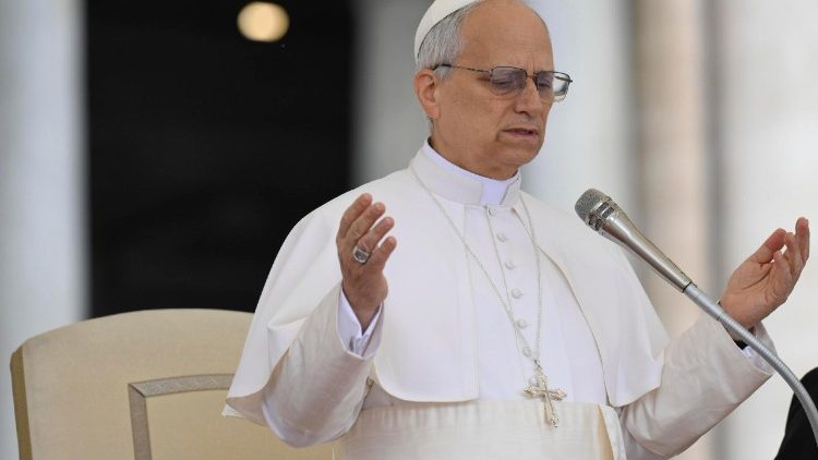 संत पापा लियो 14वें ने दिवंगत संत पापा फ्राँसिस को याद किया