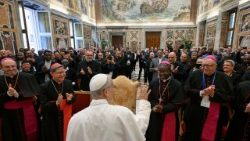 Leó pápa a Pápai Missziós Művek közgyűlésének tagjaival