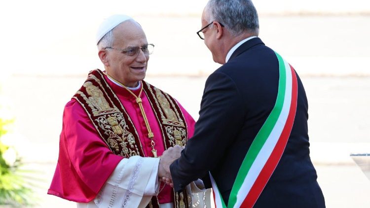 Папа Лъв XIV с кмета на Рим