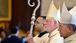 Арцыбіскуп Галахер падчас Імшы ў гаванскай катэдры